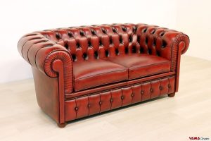 divano chesterfield vintage rosso in pelle 2 posti