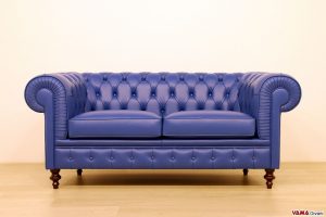 divano chesterfield blu